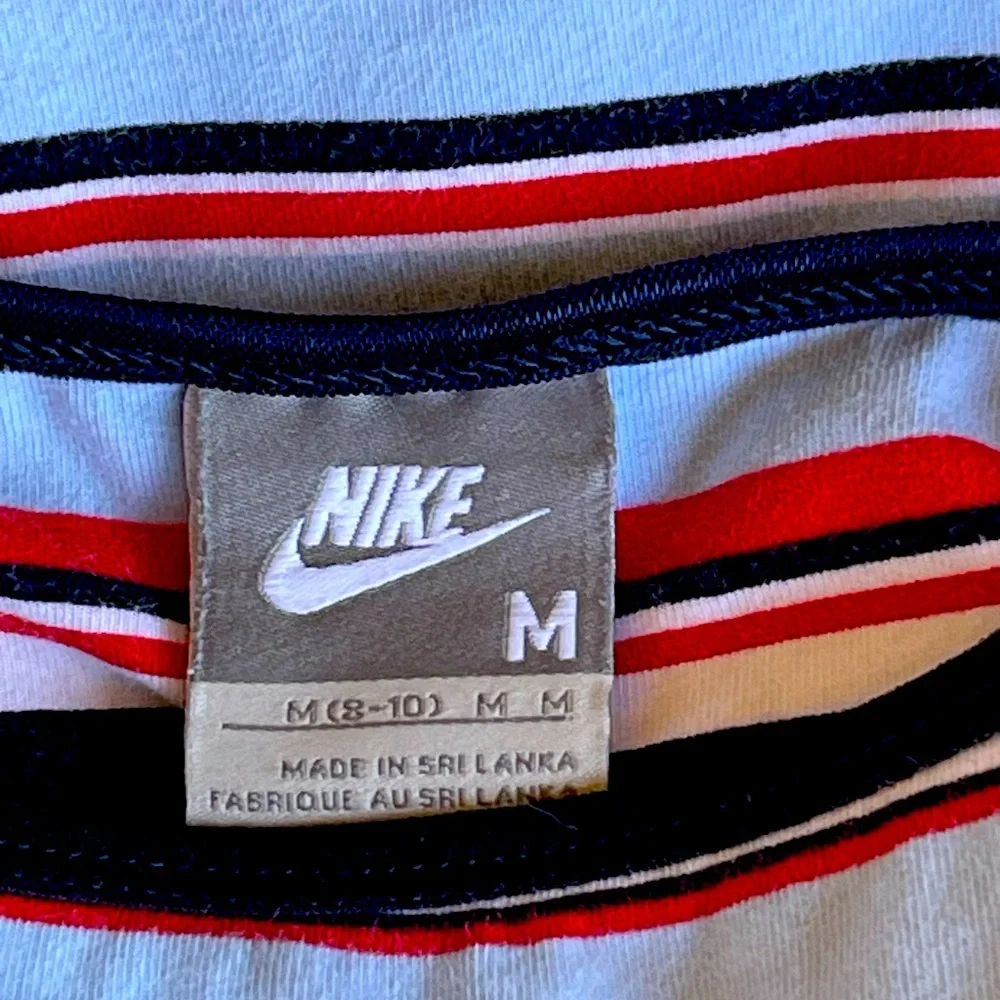 NIKE ATHLETIC TOP - Picture 3 of 3